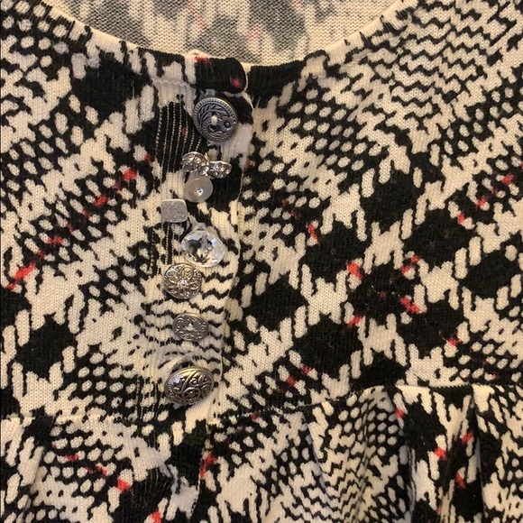 Delias sweater. Black and white with a dark pink - Picture 3 of 5